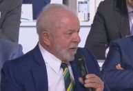 Lula diz que vai discutir moedas alternativas ao dólar para comércio exterior nas cúpulas do G20 e do Brics
