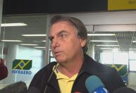 PF analisa com cautela eventual apreensão de passaporte de Bolsonaro