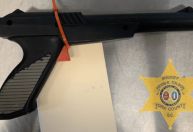 Homem é preso nos EUA acusado de assaltar loja com arma de videogame da Nintendo