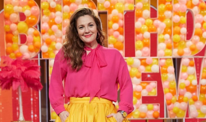 Drew Barrymore deixa de ser apresentadora de prêmio depois de furar a greve nos EUA