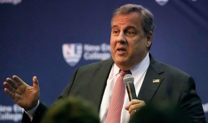 Chris Christie deixa disputa pela indicação do partido Republicano para eleições