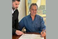 Ex-presidenciável peronista, Scioli deve continuar como embaixador no Brasil em governo de Milei