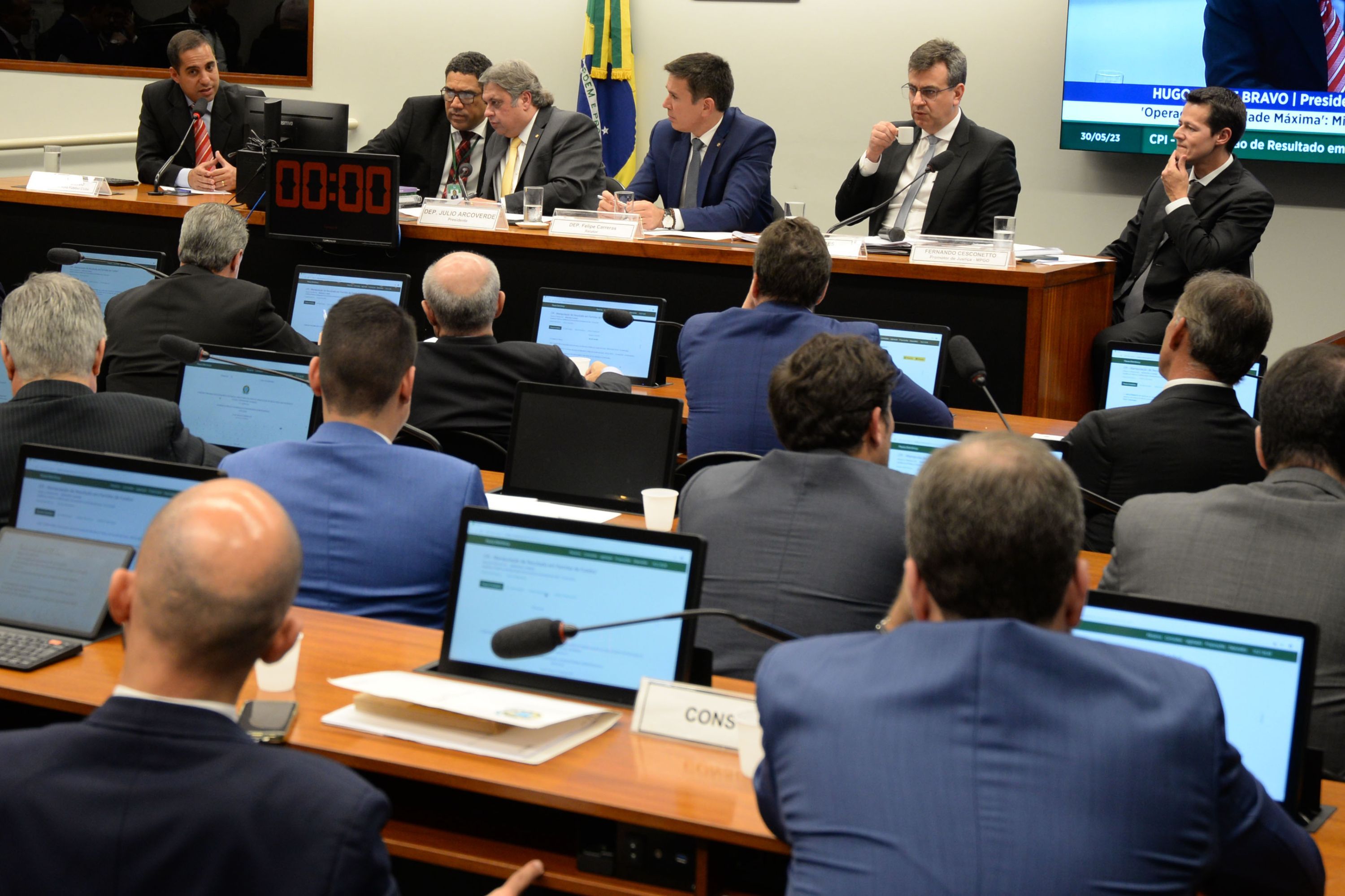 Deputados durante reunião da CPI das apostas esportivasv