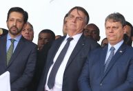 Aliados esperam Tarcísio e Nunes em evento pró-Bolsonaro na Paulista