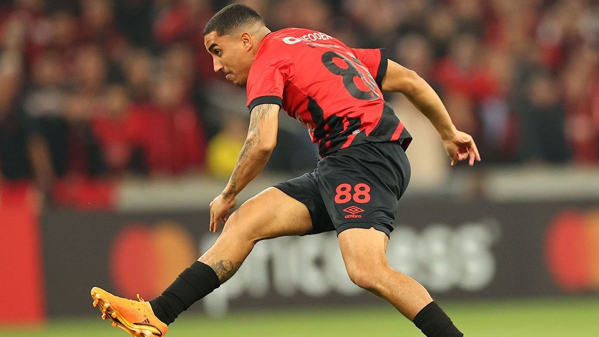 Christian entrou no segundo tempo e marcou o gol da vaga