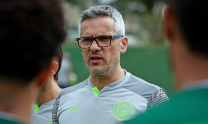Armando Evangelista em seu primeiro treino como técnico do Goiás