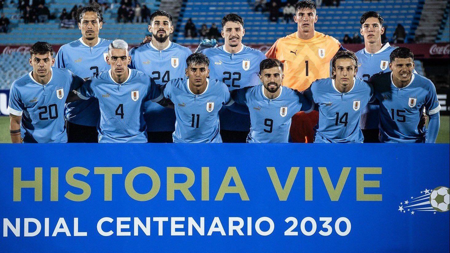 Seleção Uruguaia antes do amistoso contra Cuba