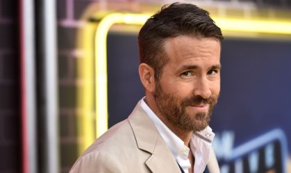 Ryan Reynolds é acusado de não ser engraçado como nos filmes; ator rebate