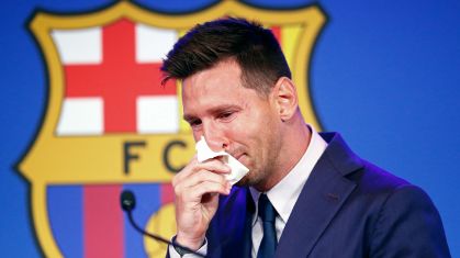 Messi em sua coletiva de despedida do Barcelona, em 2021
