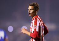 Filho de Beckham assina contrato de um ano com clube da Premier League