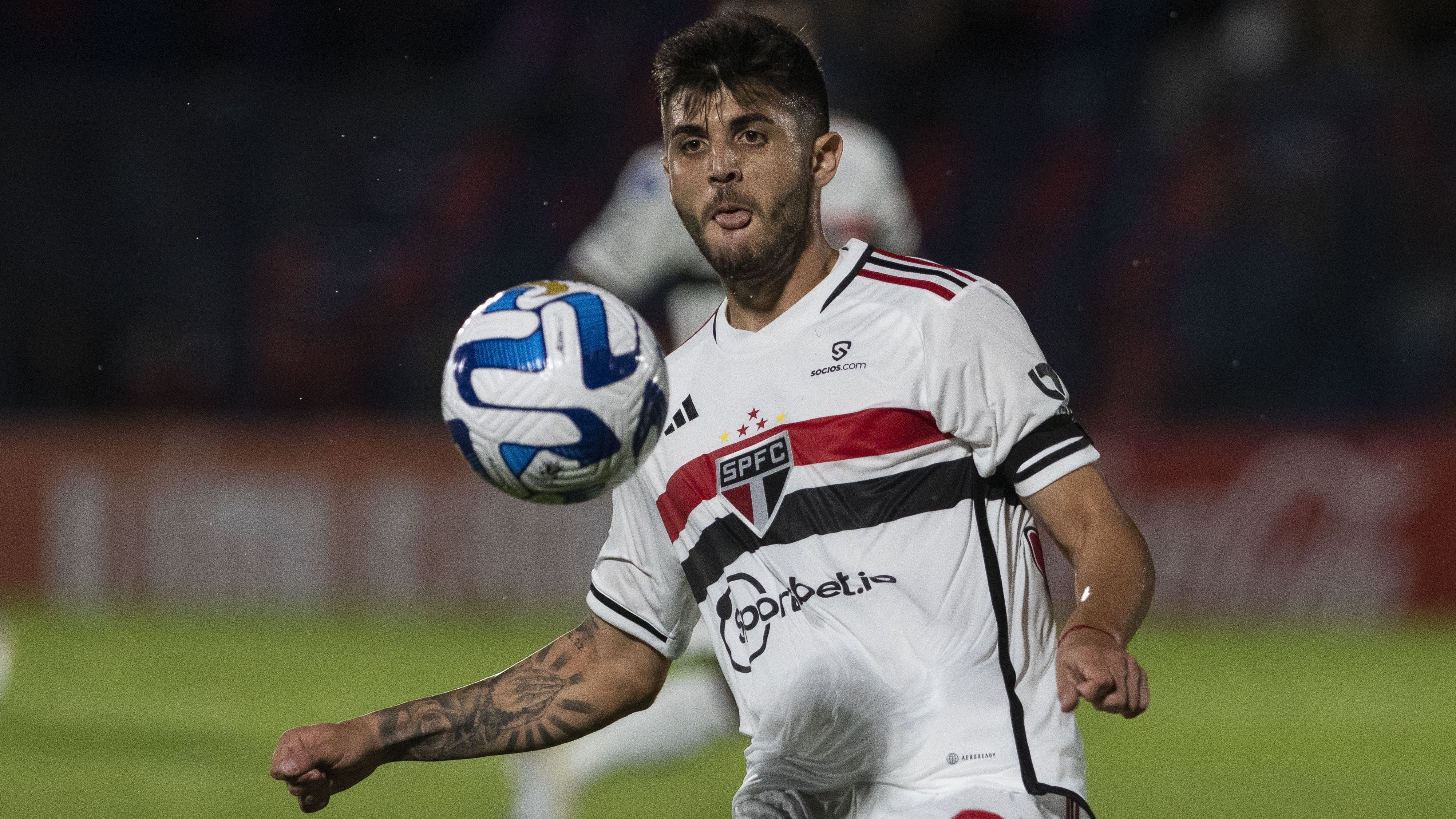 Beraldo em ação pelo São Paulo na Sul-Americana