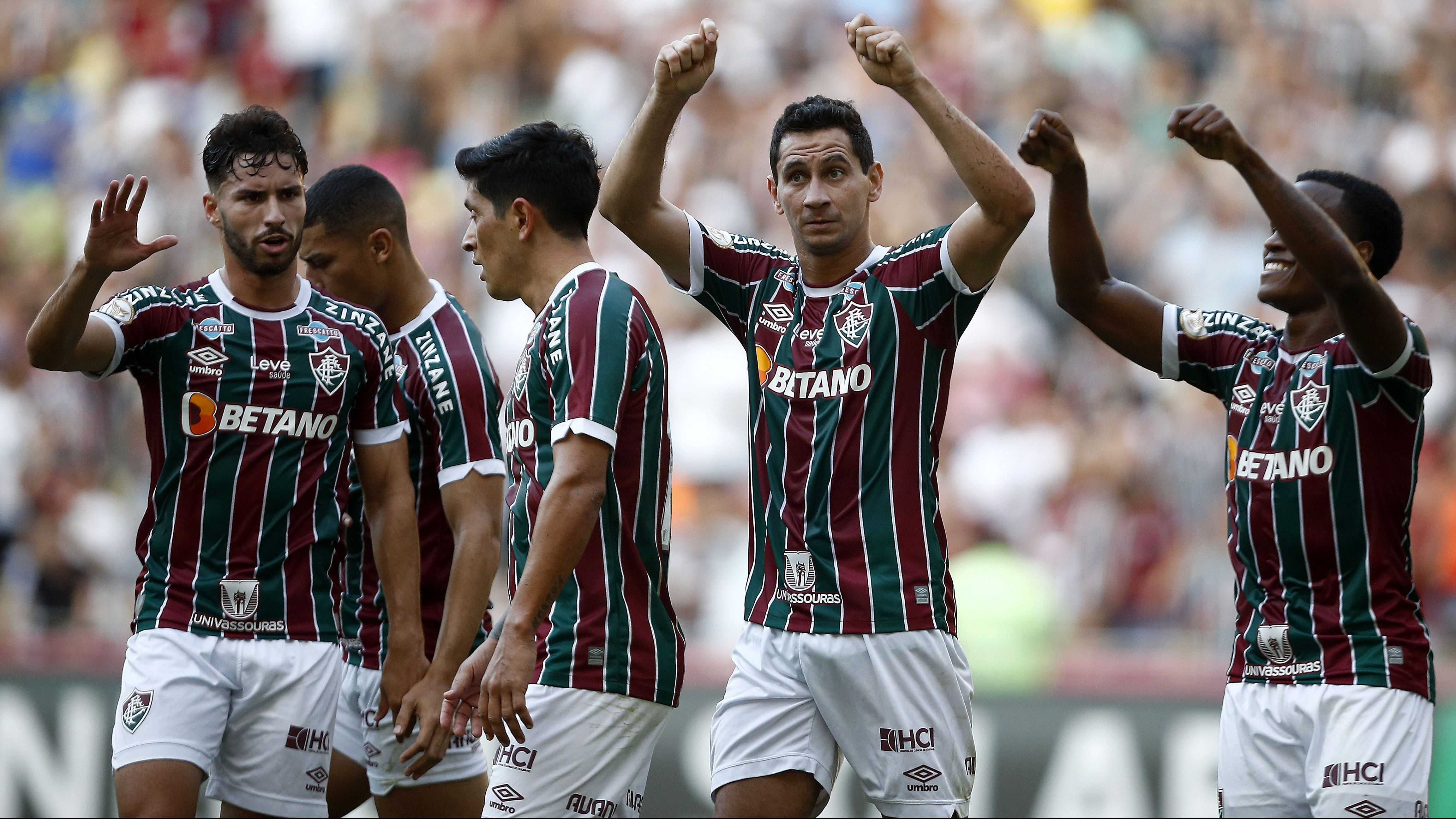 Ganso comemora o gol que abriu o placar no Maracanã