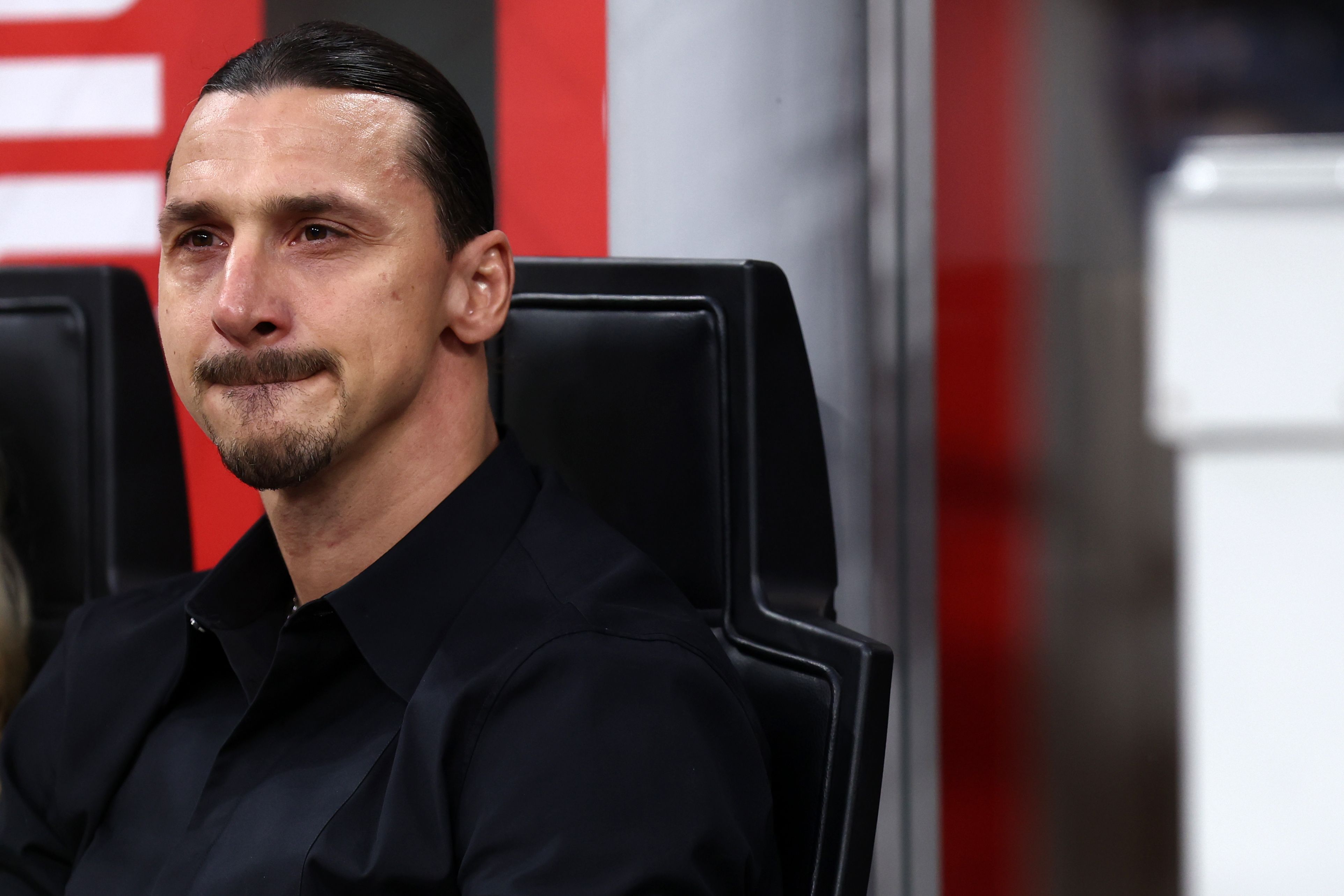 Ibrahimovic se emociona no banco de reservas / Sportinfoto/DeFodi Images via Getty Images