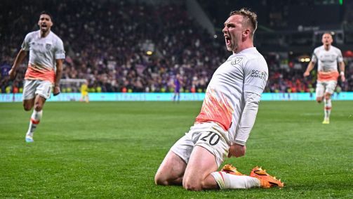 Bowen comemora o gol do título do West Ham e Lucas Paquetá vem logo atrás