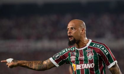 Felipe Melo of Fluminense gestures during a Copa CONMEBOL