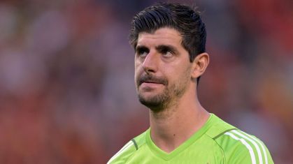 Courtois na partida contra Áustria pelas Eliminatórias da Euro