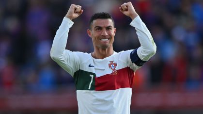Cristiano Ronaldo comemora o gol marcado em sua 200ª partida por Portugal