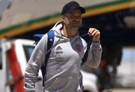 Aposentado do futebol, Diego Ribas, ex-Flamengo, se une a Guga em assessoria financeira