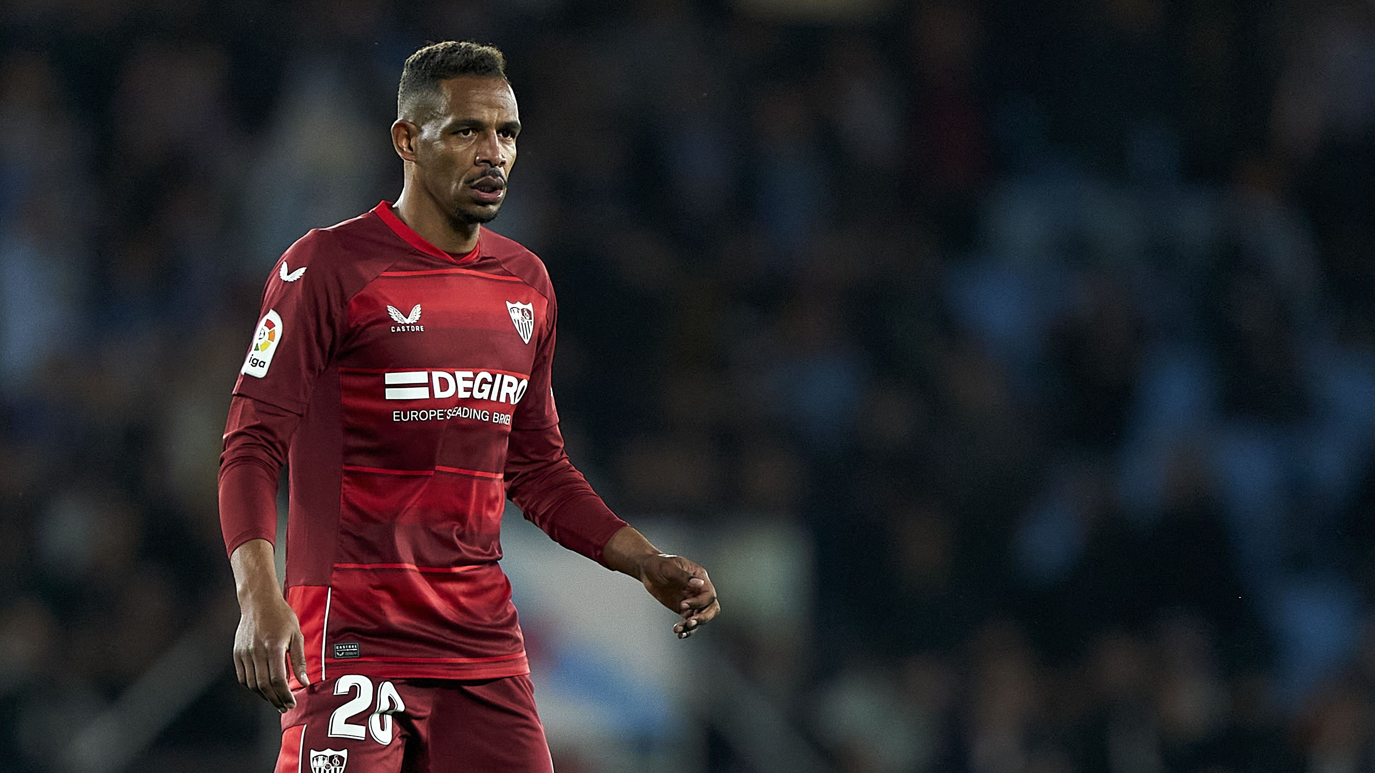 Fernando foi titular do Sevilla durante a temporada 22/23