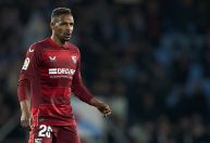 Vasco faz proposta por volante brasileiro que atua no Sevilla
