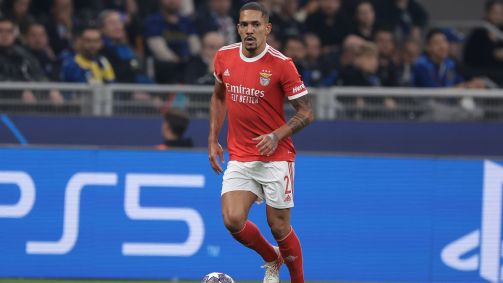 Gilberto jogando pelo Benfica na Liga dos Campeões