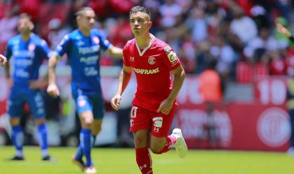 O uruguaio Leo Fernández em ação pelo Toluca-MEX