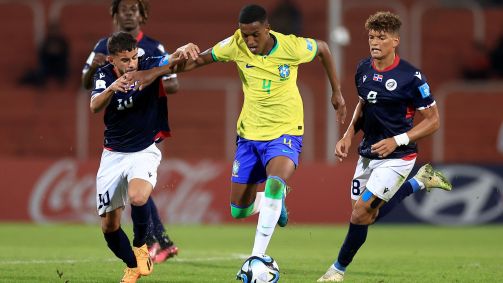 Robert Renan na goleada do Brasil sobre a República Dominicana