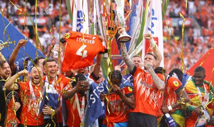 A trajetória cinematográfica do modesto Luton Town, da quinta divisão à Premier League