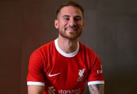 Liverpool apresenta Alexis Mac Allister, campeão do mundo, como novo camisa 10