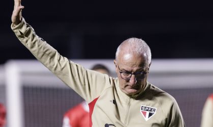 Dorival Júnior justifica montagem do elenco do São Paulo: "A diretoria aceitou"