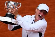 Iga Swiatek é campeã de Roland Garros e garante Bia Haddad no top 10