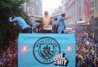 Ederson revela o jogador que vomitou na bolsa da mãe de Grealish em festa do Manchester City