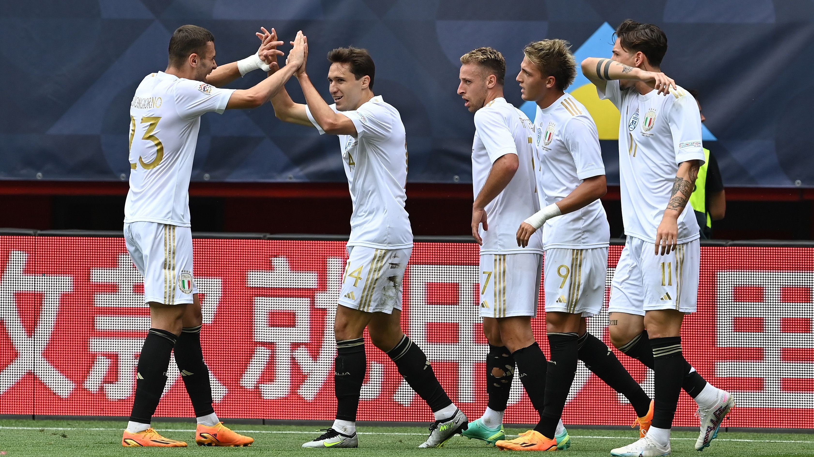 Chiesa comemora gol marcado pela Itália contra a Holanda