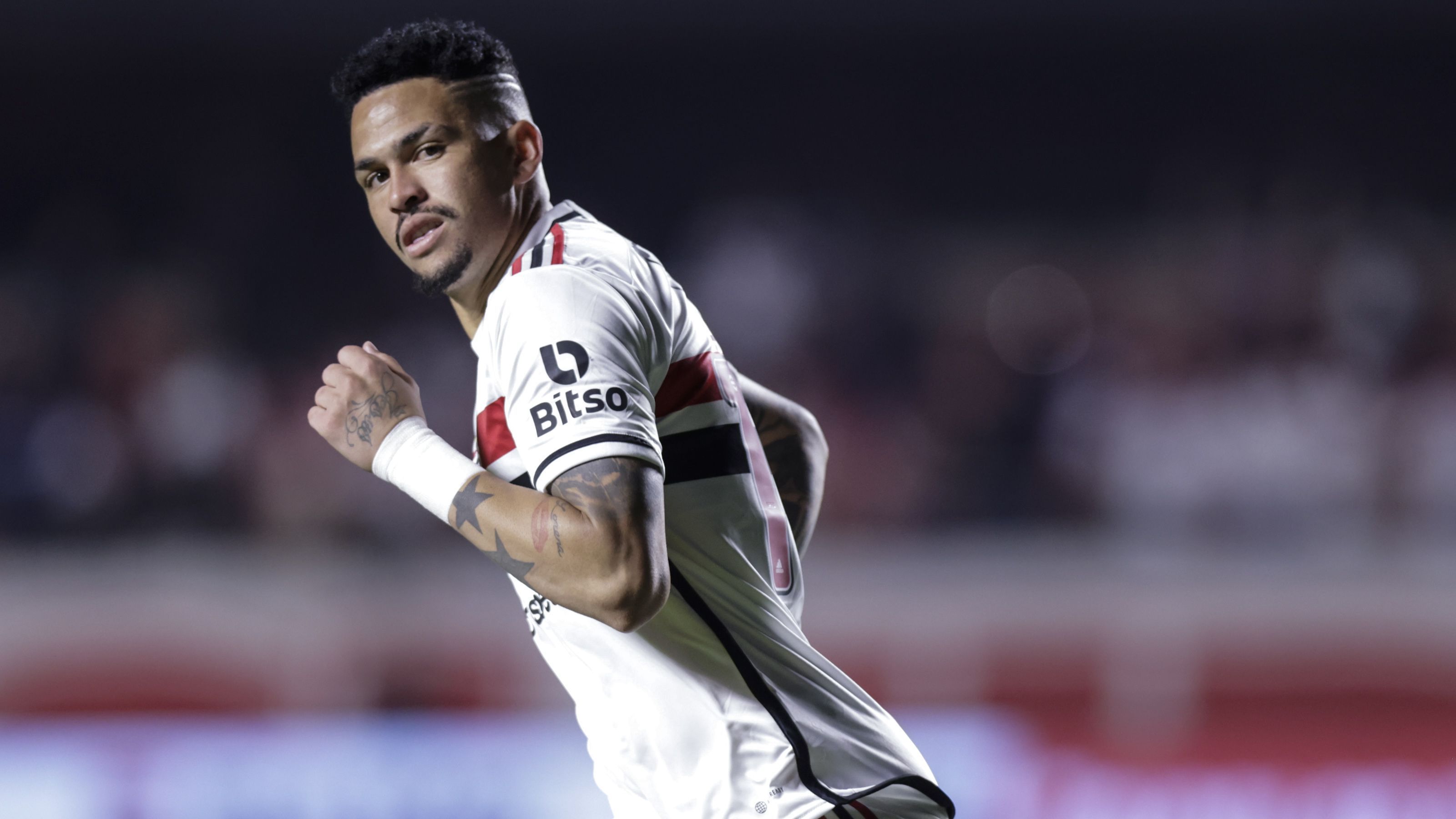 Luciano comemora o gol da vitória do São Paulo