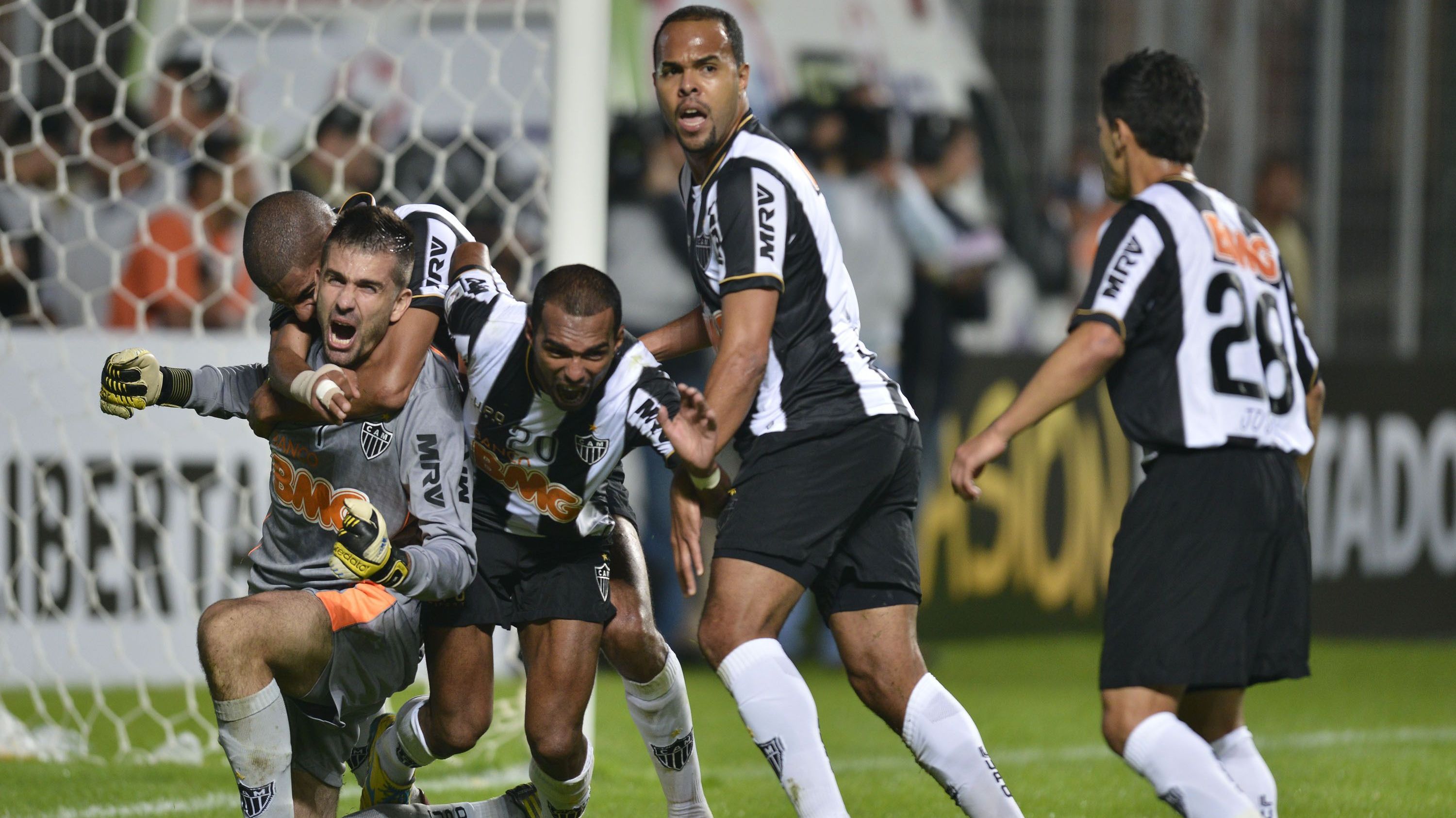 Atlético-MG foi campeão da Libertadores em 2013 tendo Victor como herói