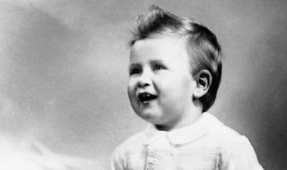 Desenhos feitos pelo rei Charles quando criança vão a leilão por até US$ 12 mil; veja imagens