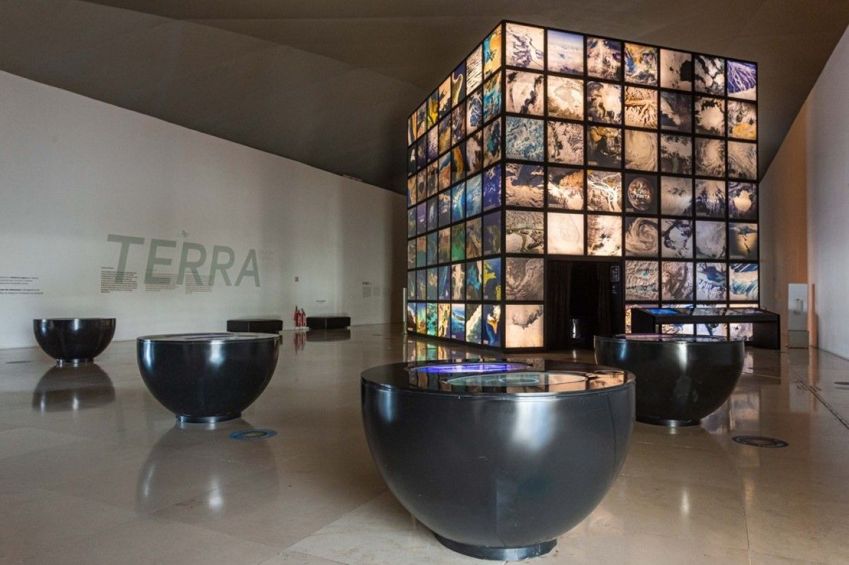 / Cubo da exposição principal: Terra. Divulgação: Museu do Amanhã.