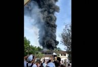 Vídeo mostra fumaça de incêndio em parque de diversões na Alemanha 