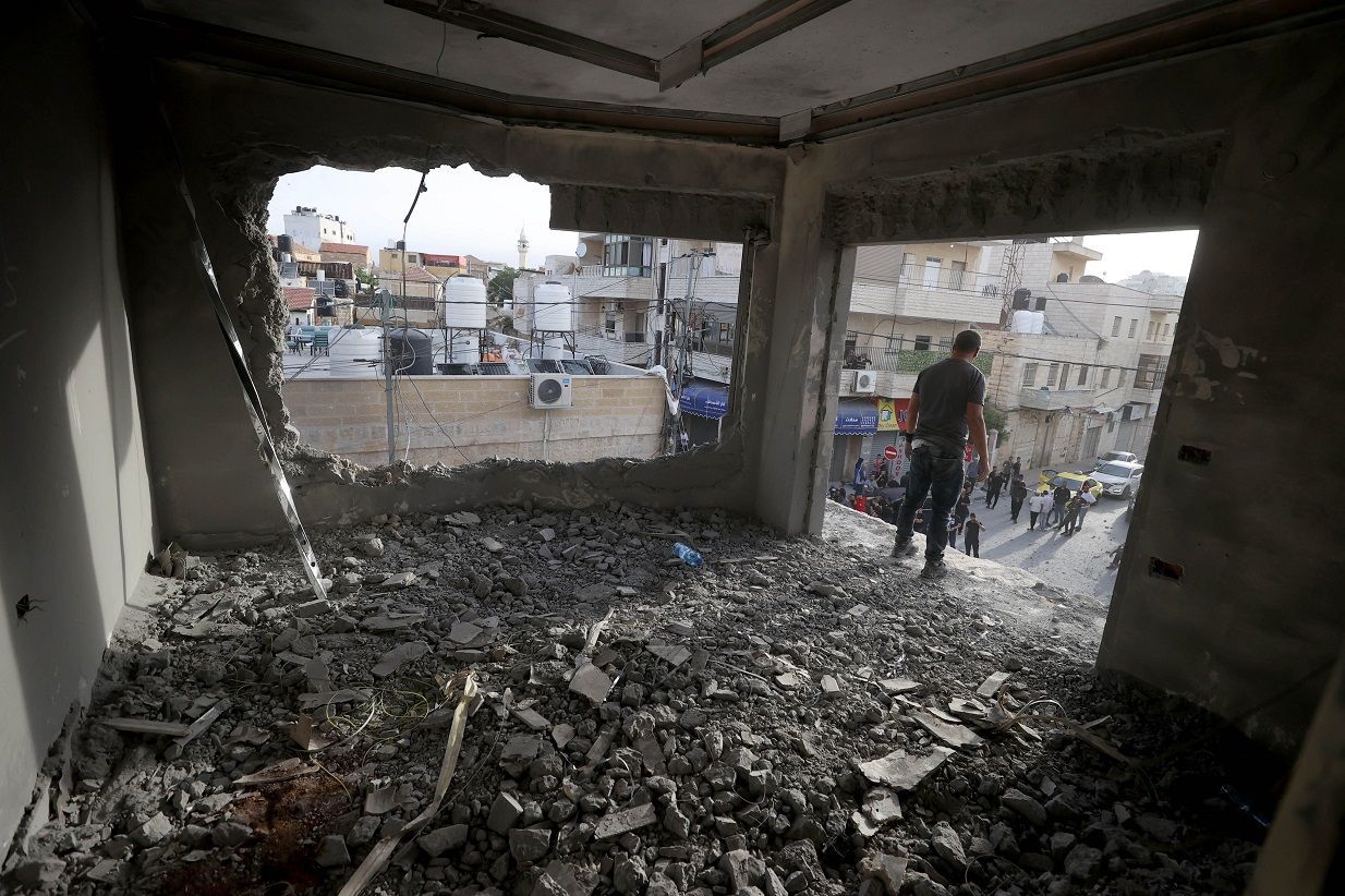 Israeli forces demolish house of Palestinian prisoner Farouh in Ramallah