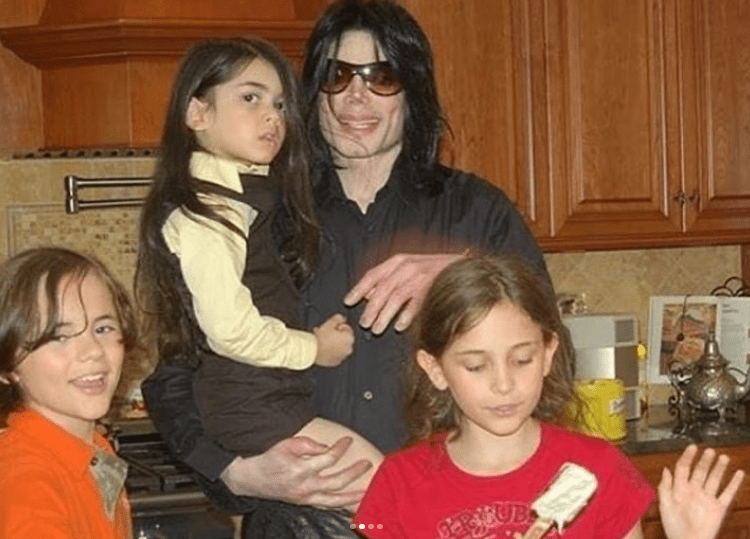 Filhos de Michael Jackson prestam homenagens nos 14 anos da morte do astro | CNN Brasil