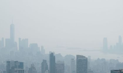 Fumaça de incêndios florestais no Canadá atinge Nova York