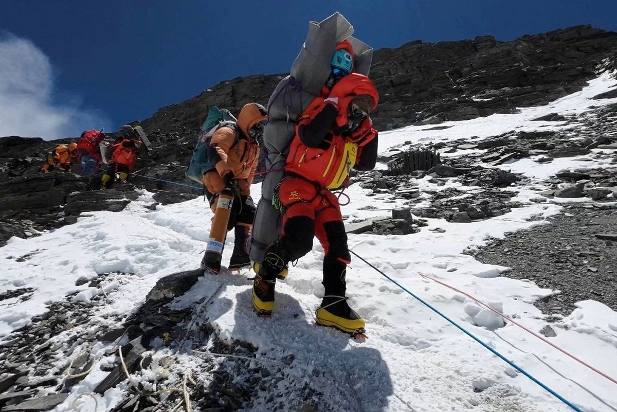 Sherpas resgatam
