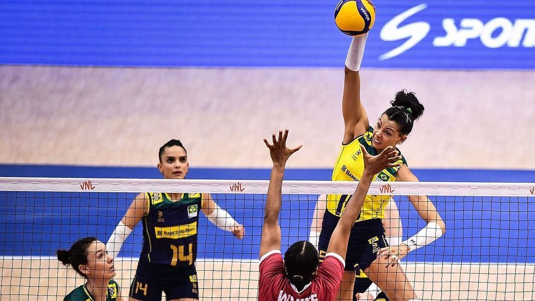 Brasil em ação contra o Canadá, pela Liga das Nações