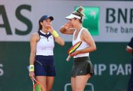 Duplas de Luisa Stefani e Marcelo Melo avançam às oitavas em Roland Garros