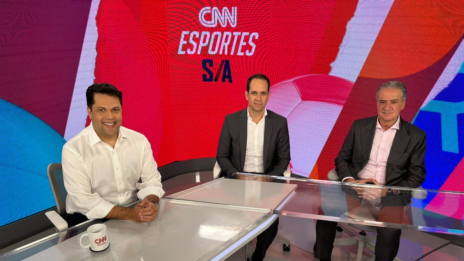 João Vítor Xavier recebe Bruno Muzzi e Sérgio Coelho, CEO e presidente do Atlético-MG, respectivamente, no CNN Esportes S/A