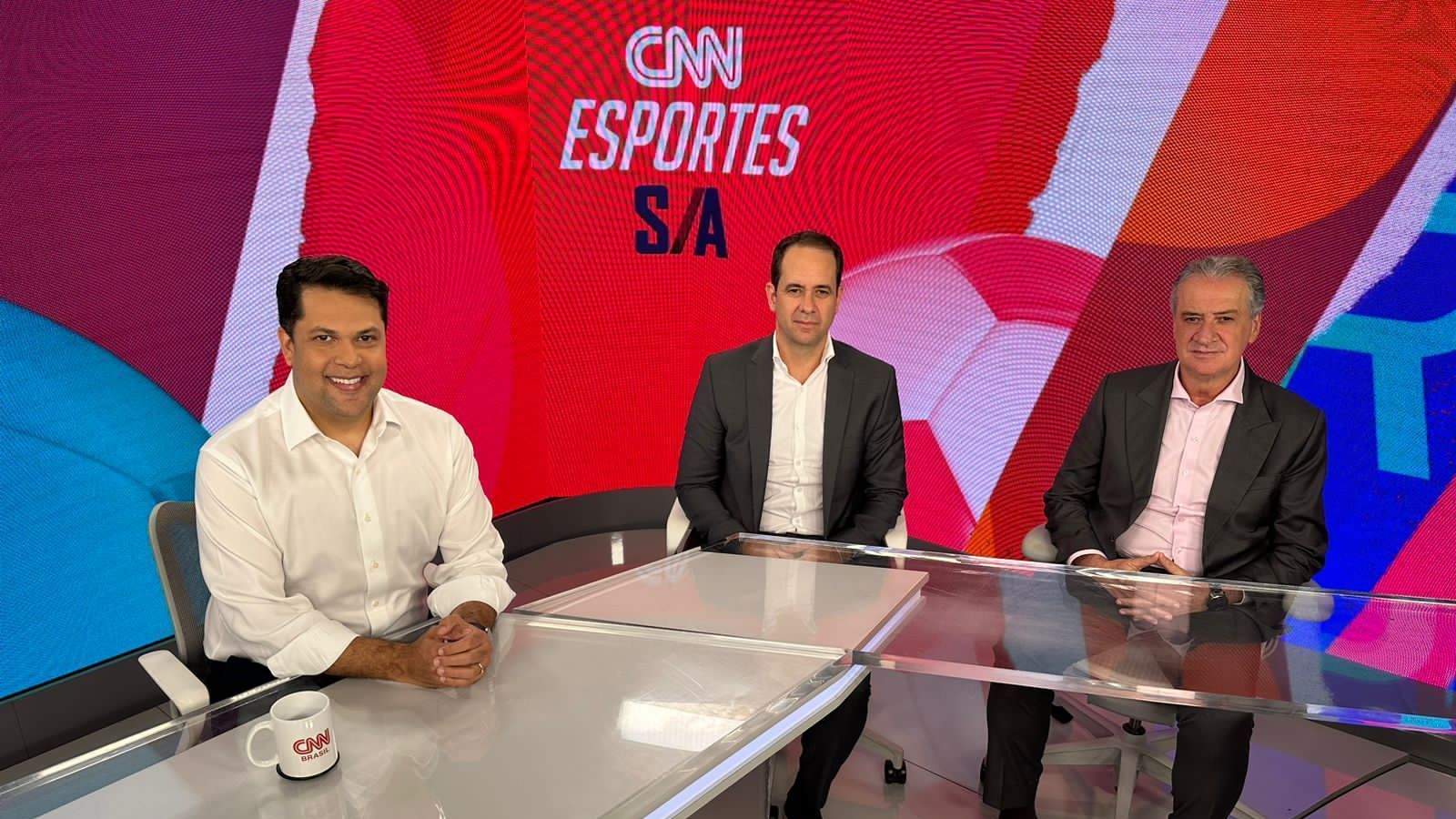 João Vítor Xavier recebe Bruno Muzzi e Sérgio Coelho, CEO e presidente do Atlético-MG, respectivamente, no CNN Esportes S/A