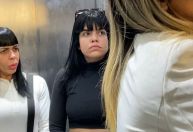 Influenciadoras que entregaram banana a crianças negras são julgadas hoje