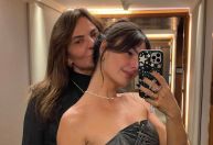Ísis Valverde sai em defesa da mãe após julgamentos: “Idade é apenas um número”