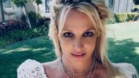 Britney Spears posa de lingerie após término de namoro