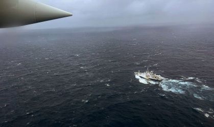 Navio que ajudou a lançar o submersível Titan retornará ao porto